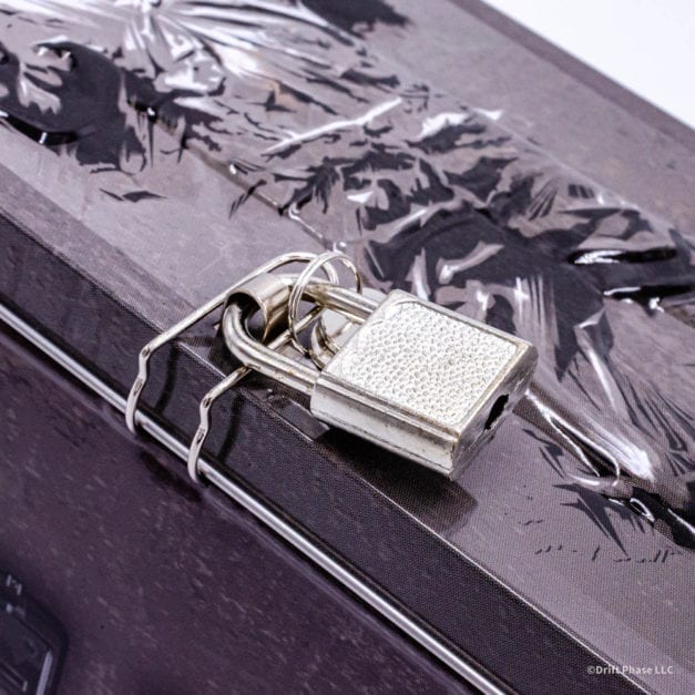 Han Solo Locker Tin close up photo of lock and latch.